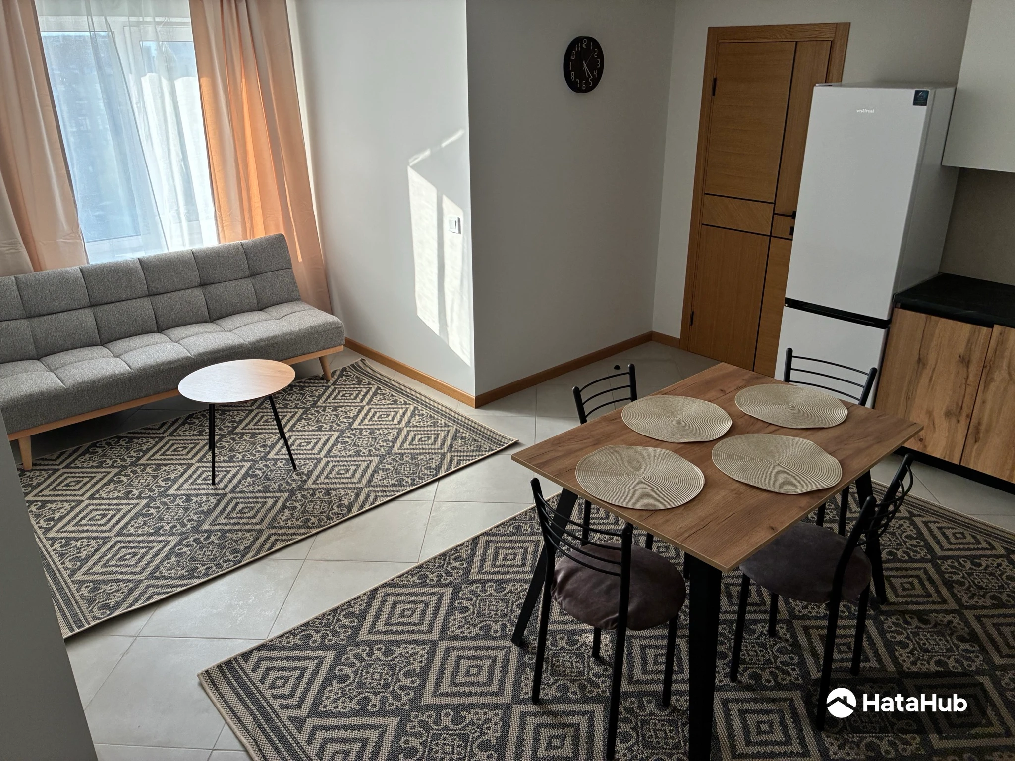 Простора і затишна квартира в тихому районі міста - фото 1