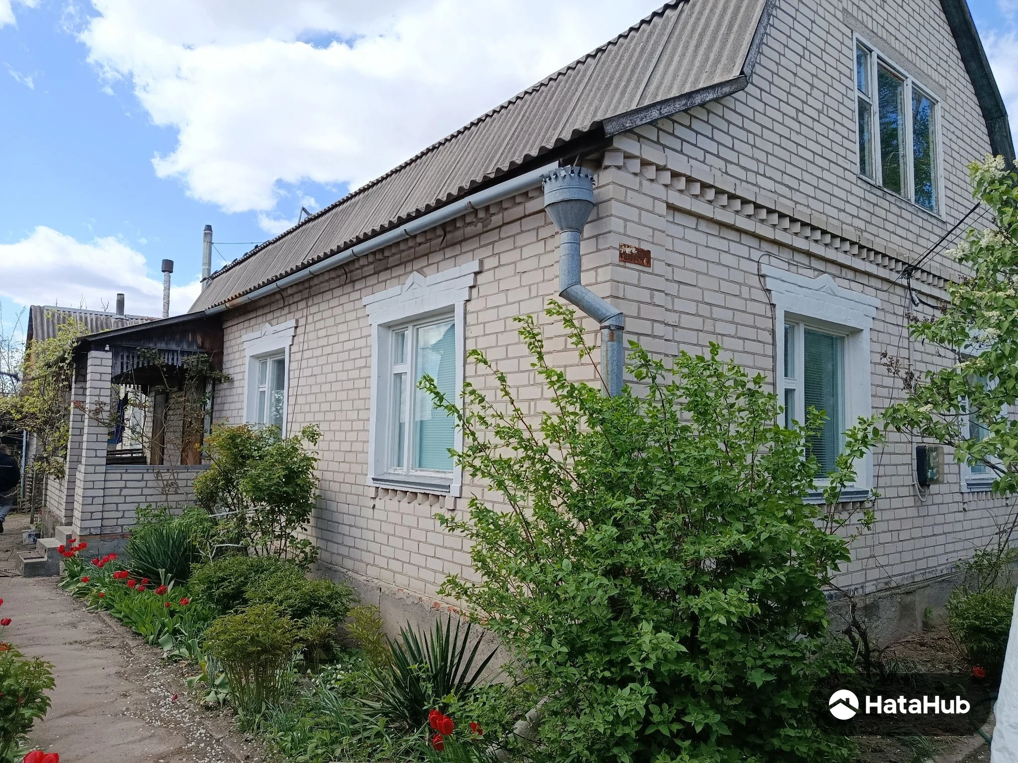 Просторий будинок в селищі Бородянка - фото 1